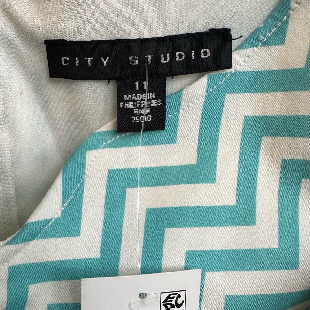 City Studio Mint & White Chevron Sleeveless Dress with Pink Belt Size 11 NWT - Picture 4 of 6